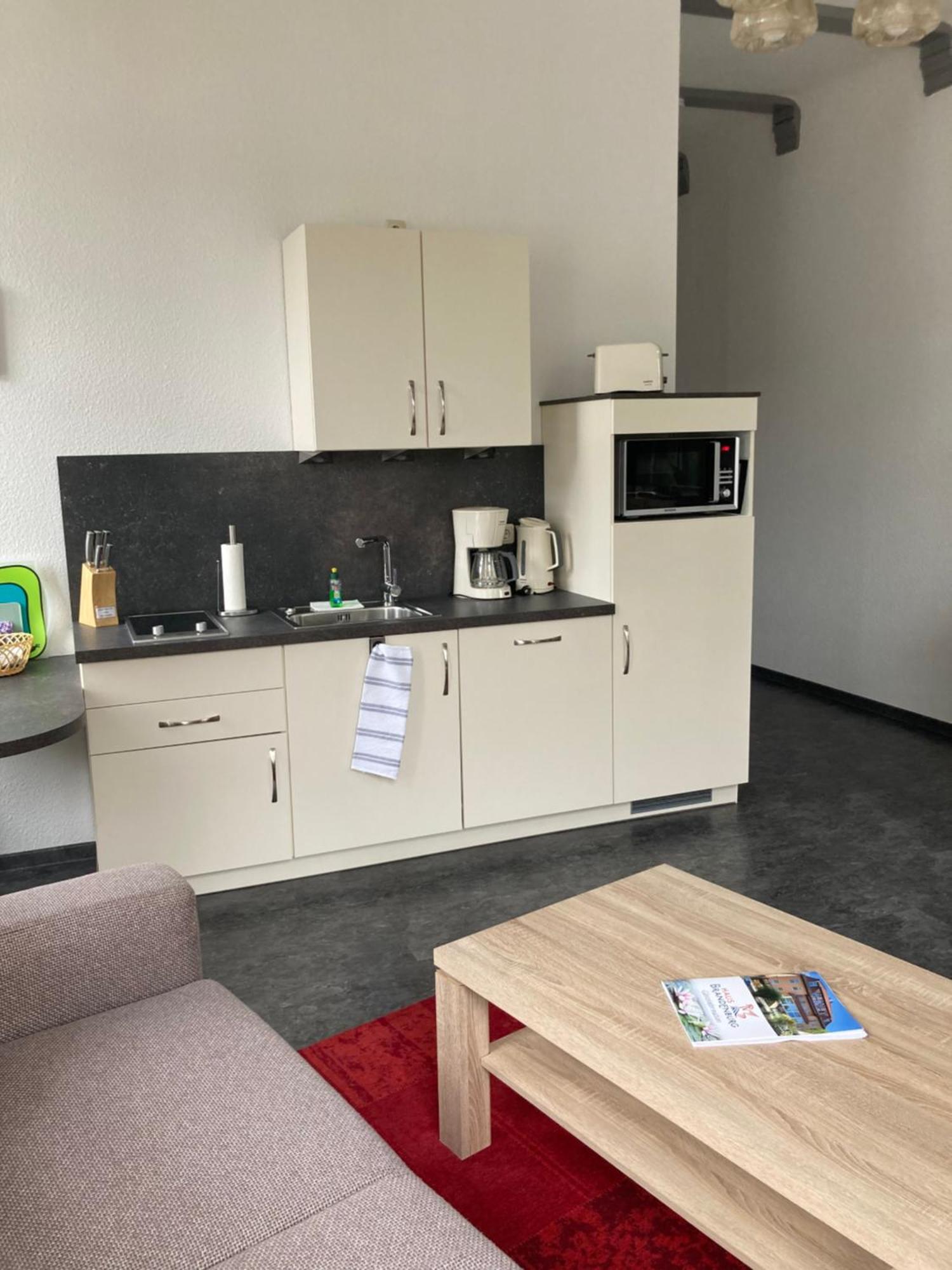 Haus Brandenburg Aparthotel Stechlin ภายนอก รูปภาพ