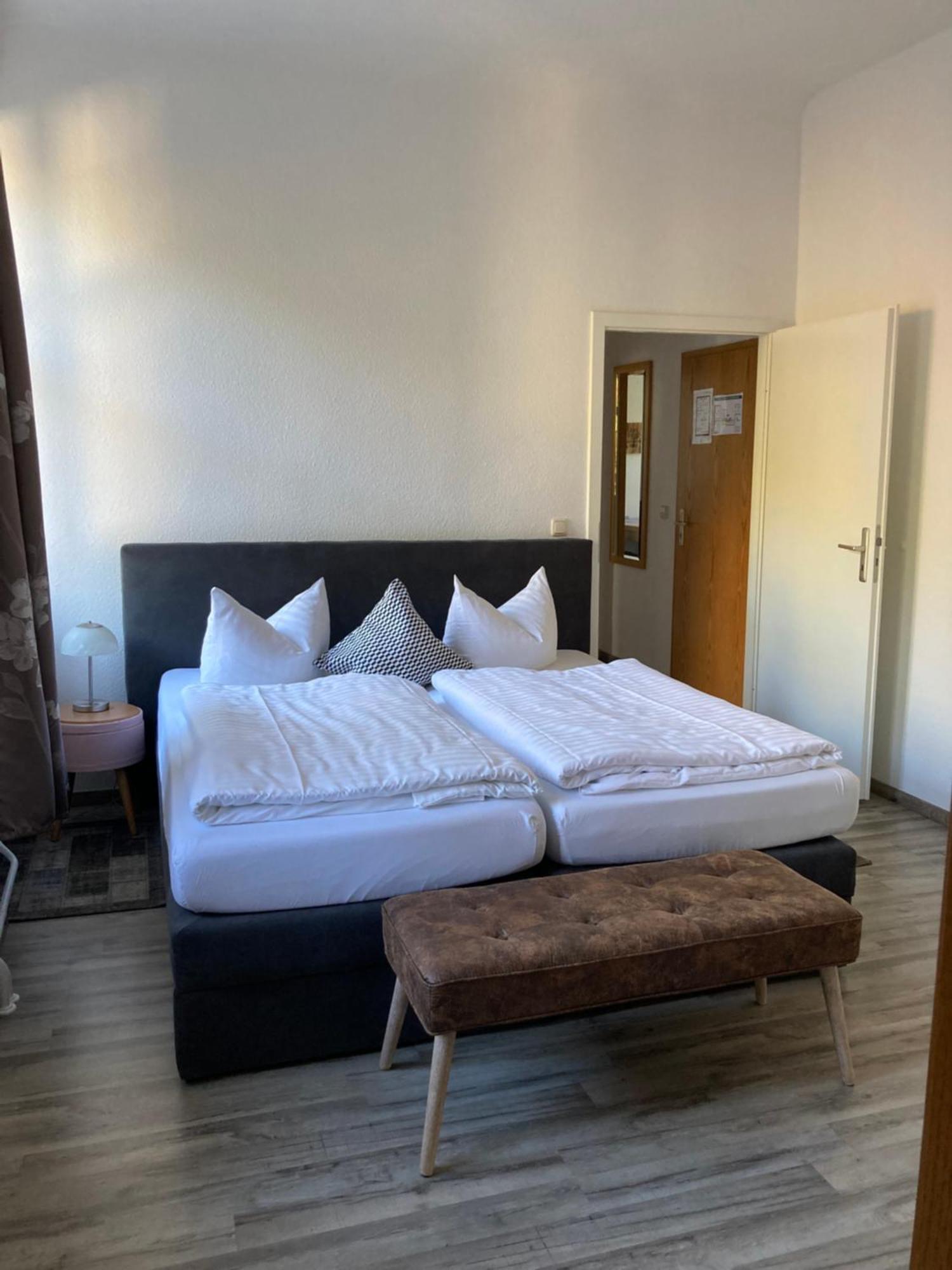 Haus Brandenburg Aparthotel Stechlin ภายนอก รูปภาพ