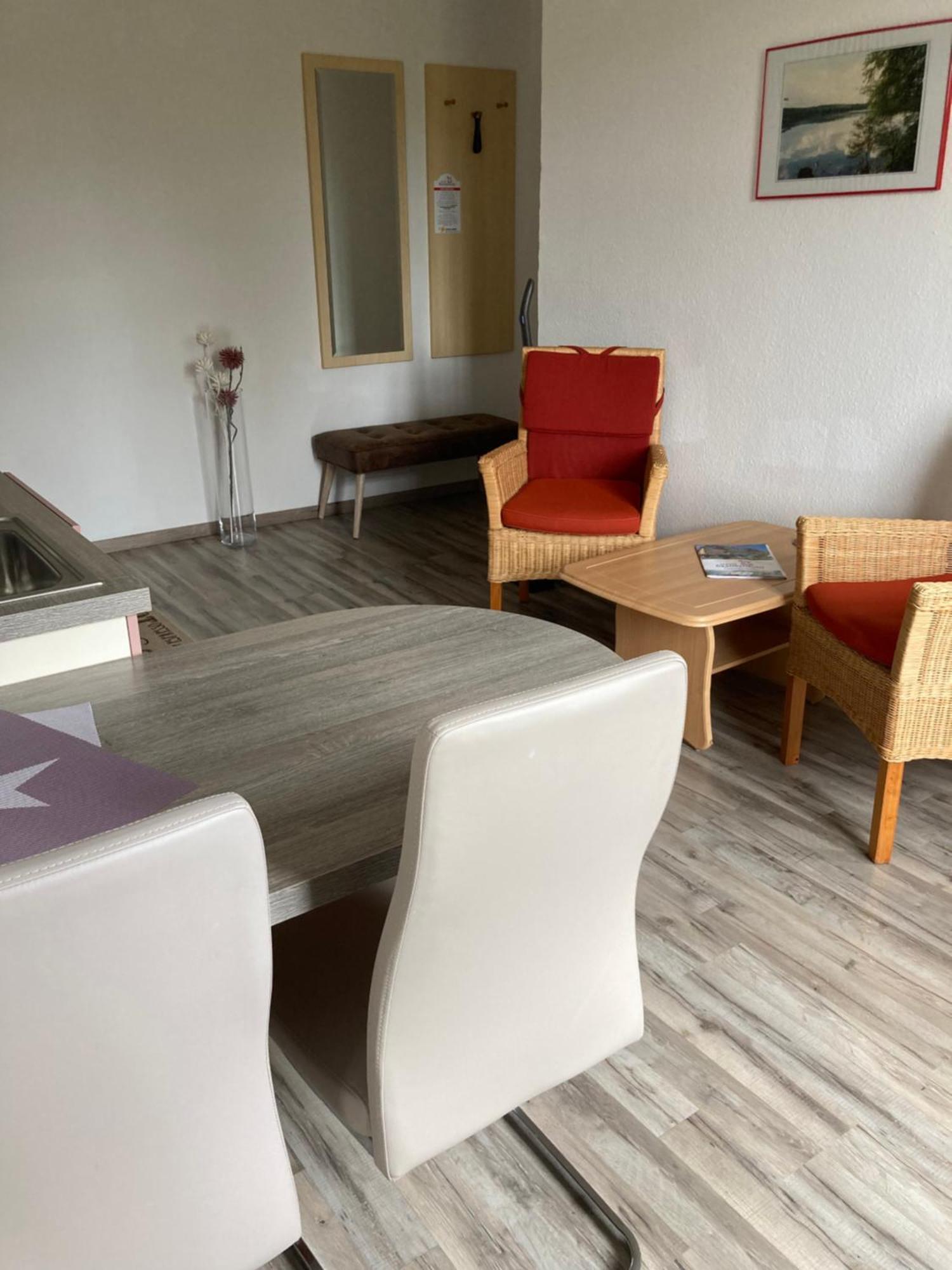 Haus Brandenburg Aparthotel Stechlin ภายนอก รูปภาพ